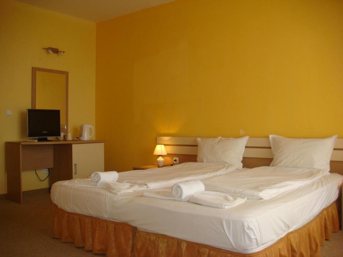 Hotel Тропикана Primorsko Exterior foto