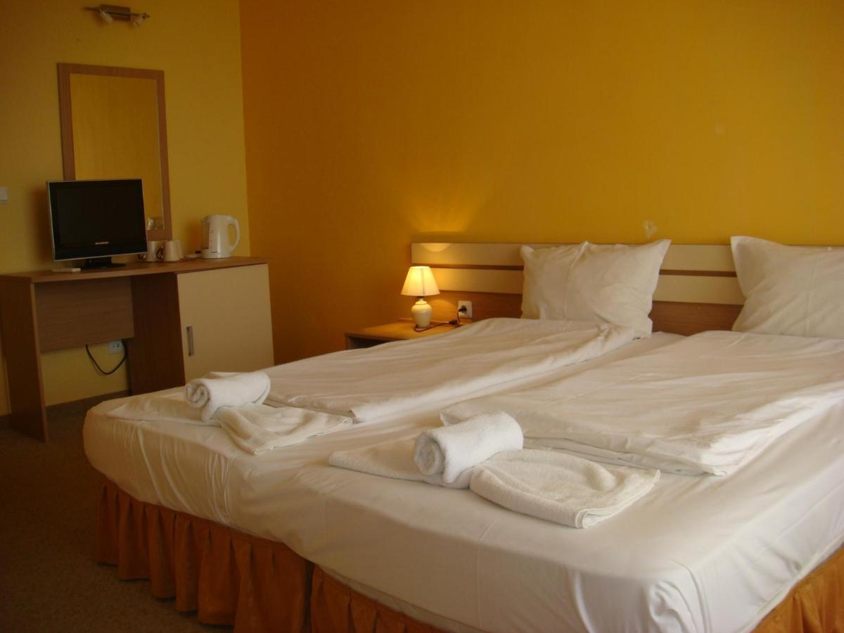 Hotel Тропикана Primorsko Exterior foto